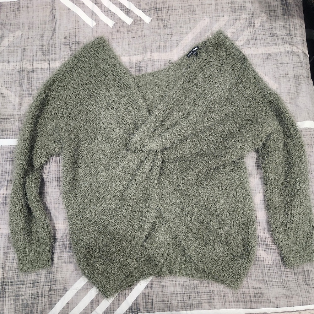 Fashion Nova Sage Twist V-Neck Sweater size: XL
